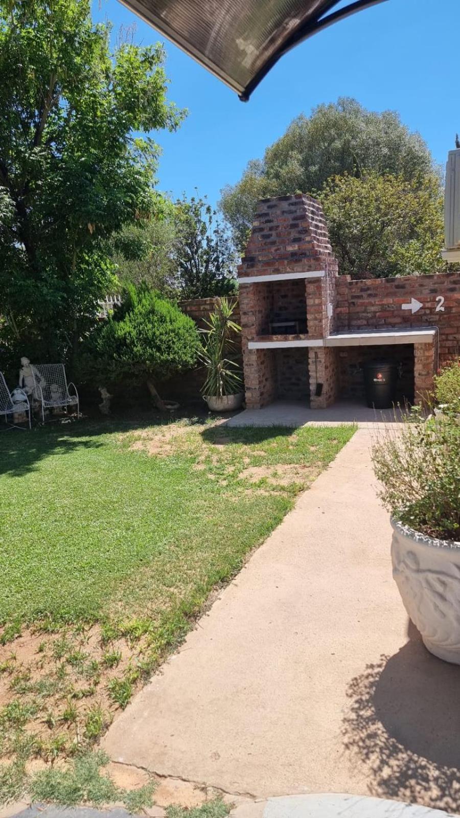 Kol-in Self Catering Apartment Prieska